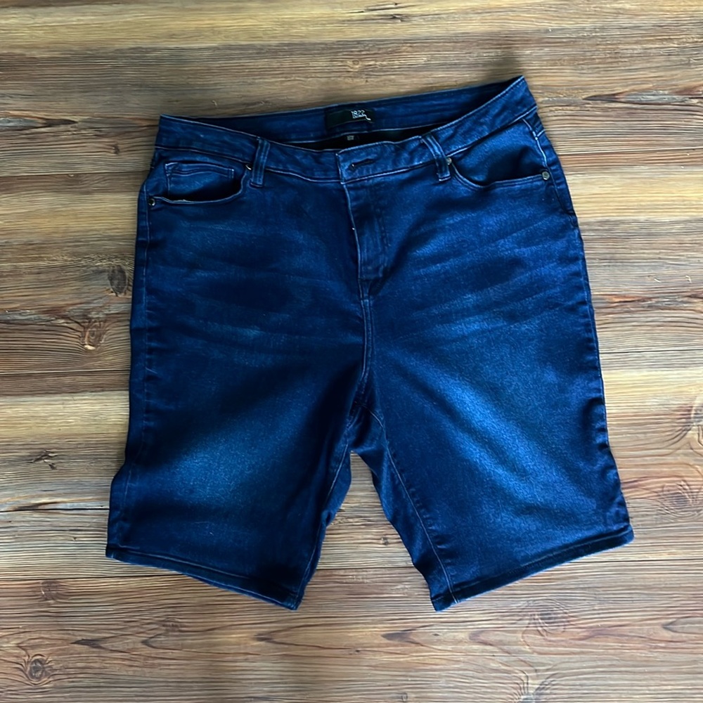 1822 Indigo Bermudas from Stitch Fix size 18w